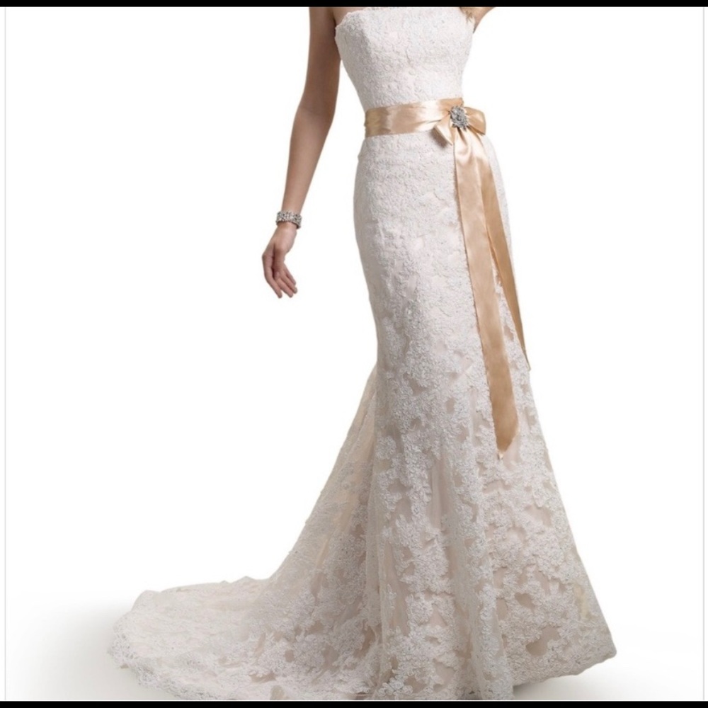 Maggie Sottero Wedding Gown 👰🏼 🤵🏻 💍